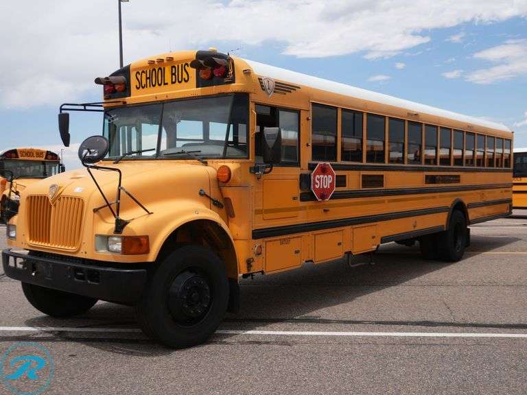 2004 IC Corporation CE300 RWD 77-Passenger School Bus