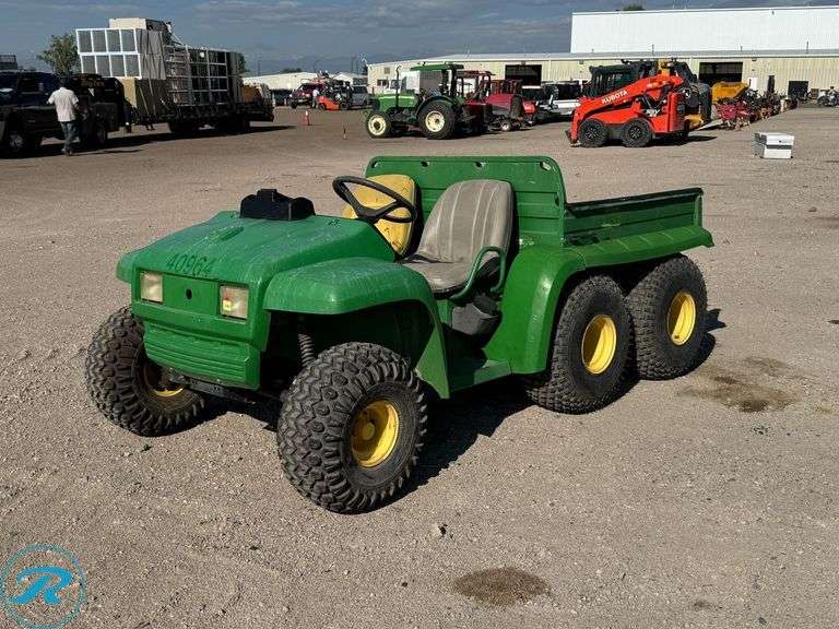 John Deere   Gator  6x6  UTV