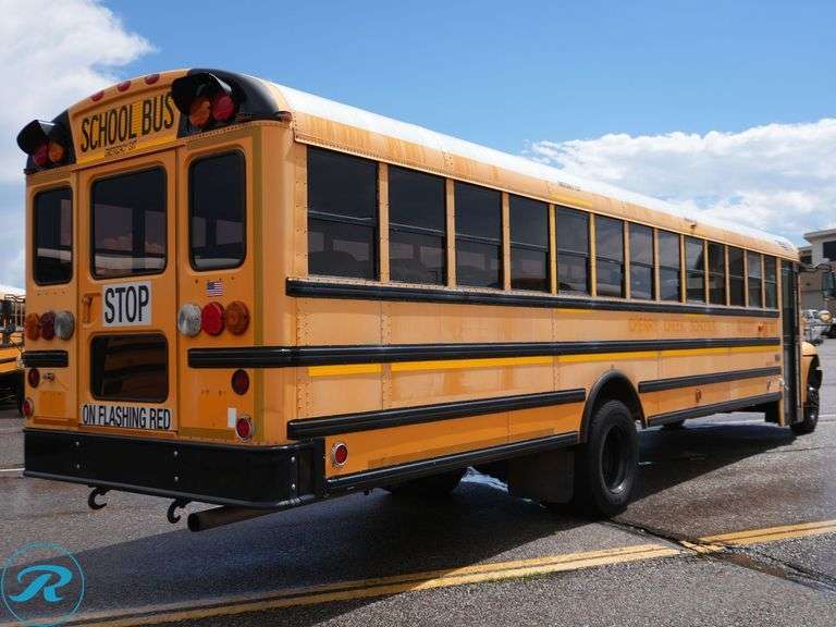 2005 IC Corporation CE300 RWD 77-Passenger School Bus - Roller Auctions