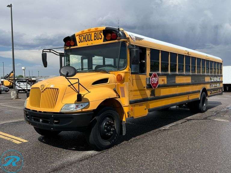 2006 IC Corporation CE300 RWD 77-Passenger School Bus