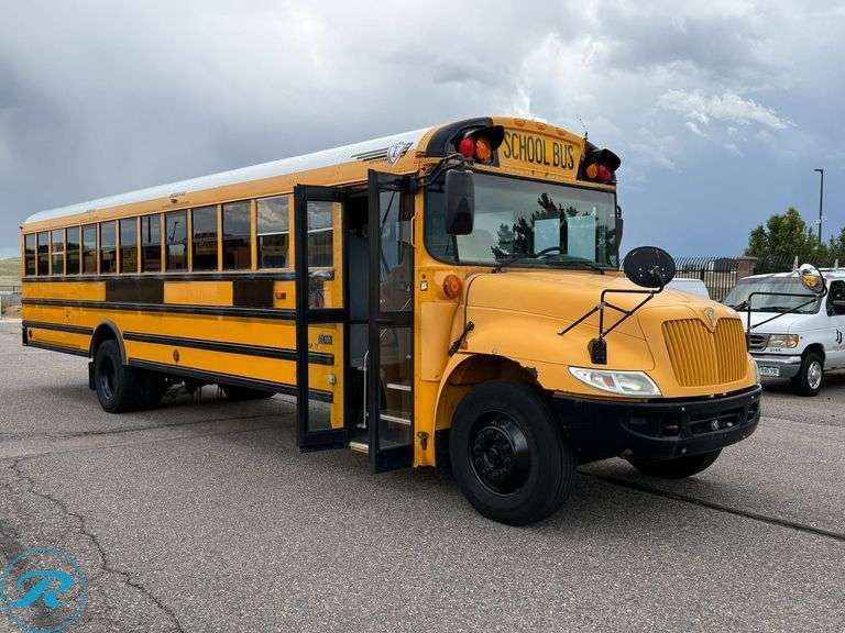 2006  IC Corporation  CE300  RWD  77-Passenger School Bus - Roller Auctions