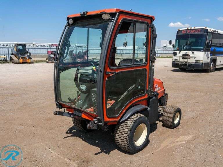 Kubota   F2690  Tractor