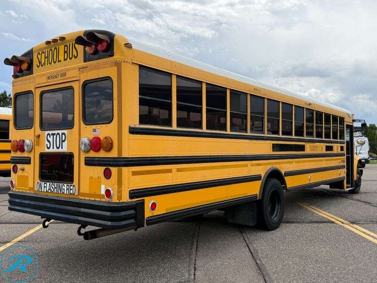 2004  IC Corporation  CE300  RWD  77-Passenger School Bus - Roller Auctions