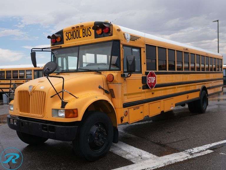 2004 IC Corporation CE300 RWD 77-Passenger School Bus