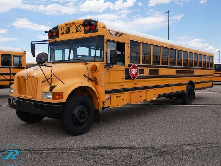 2004 IC Corporation CE300 RWD 77-Passenger School Bus