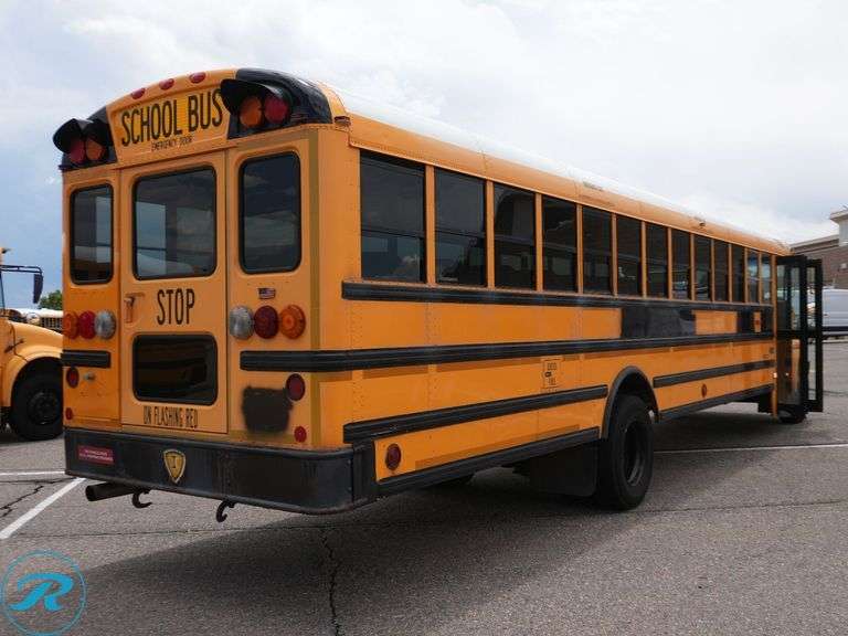 2006 IC Corporation CE300 RWD 77-Passenger School Bus - Roller Auctions
