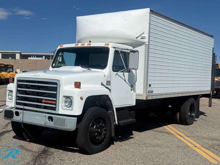 1987 International 1954 RWD Box Truck