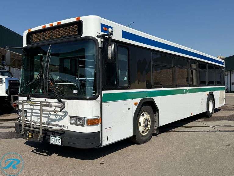 2010 Gillig G27B102N4 Low Floor Transit Bus