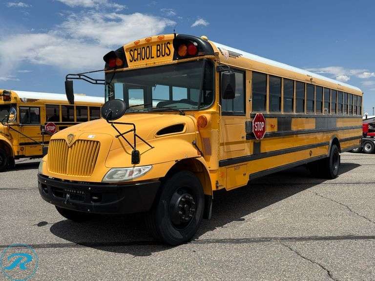 2006 IC Corporation CE300 RWD 77-Passenger School Bus