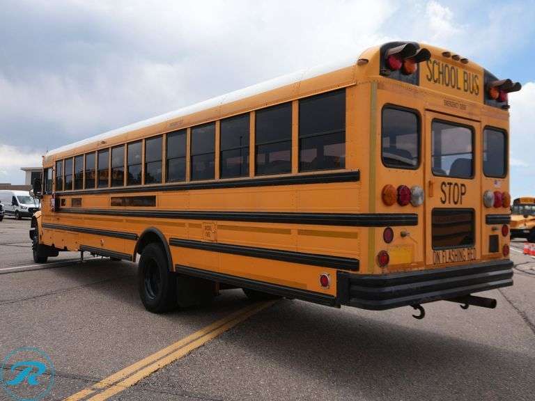 2004 IC Corporation CE300 RWD 77-Passenger School Bus - Roller Auctions