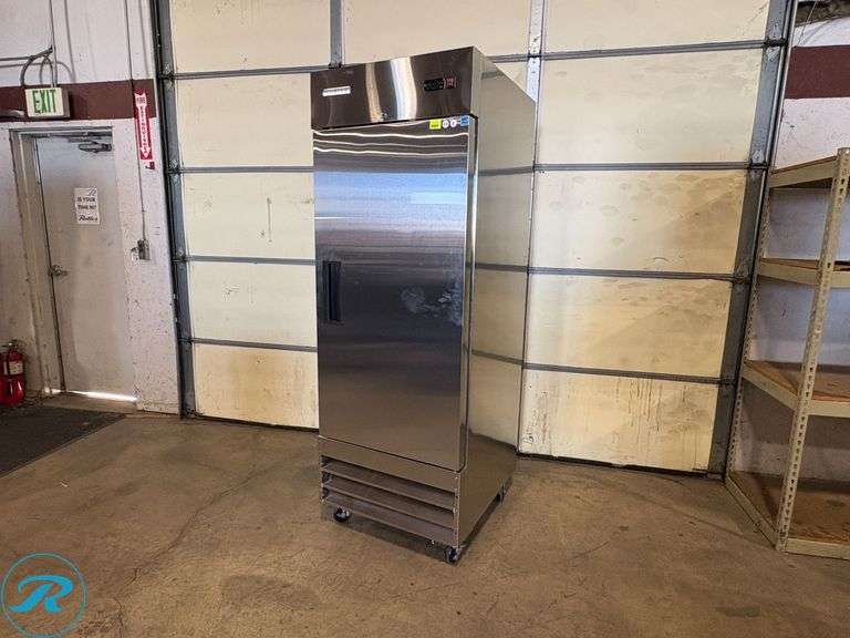 New Valyr VALRF-1D Single-Door Stainless Steel Reach-In Refrigerator with Casters (Includes 2-Year Parts and Labor, 5 Year Compressor Warranty)
