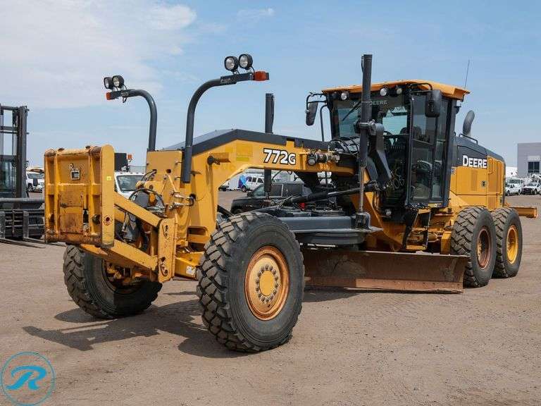 2018 John Deere 772G 6WD Motor Grader
