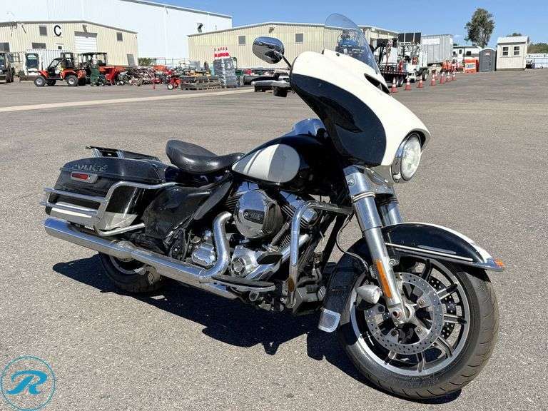 2014 Harley-Davidson FLHTP Electra Glide Police Edition RWD Motorcycle