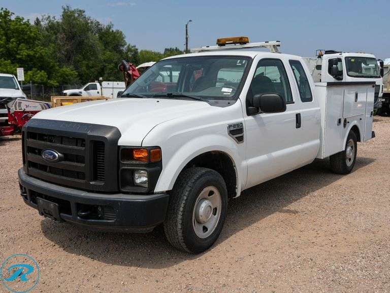 2008  Ford  F250   Super Duty XL  RWD Super Cab  Utility Truck
