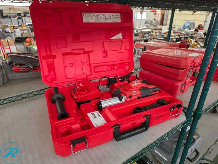 Milwaukee 2306-20 M12 Hammervac Universal Dust Extractor Kit (No Batteries)