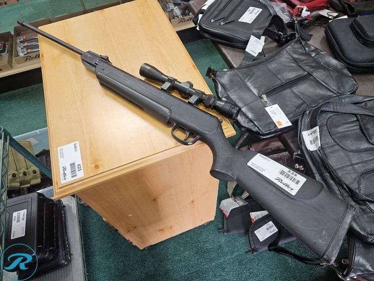 Daisy Powerline Model 1000 .177 Caliber Air Rifle With Powerline 3-9x32 Scope