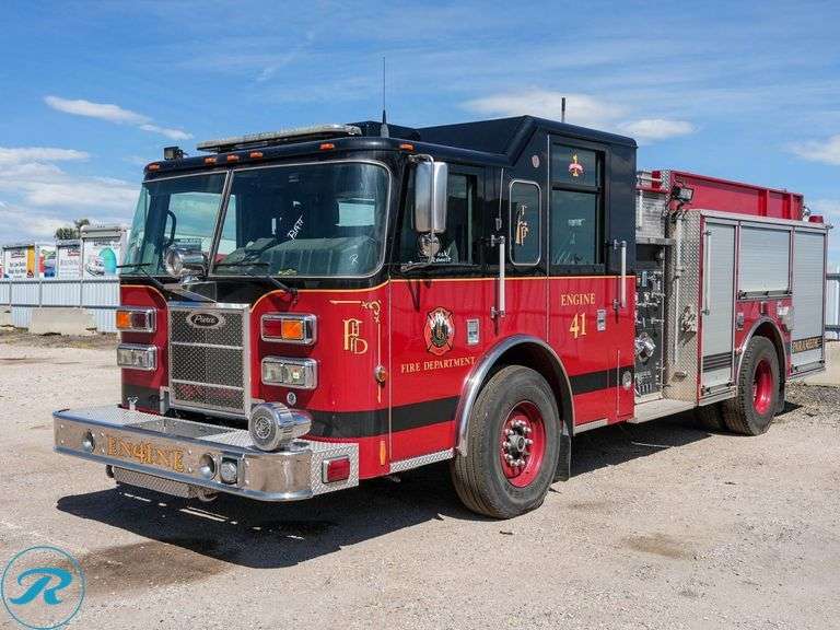 2012 Pierce Mfg. Inc. Saber RWD Fire Truck