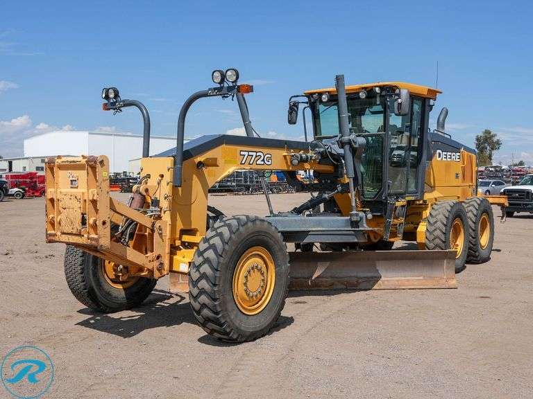 2016 John Deere 772G 6WD Motor Grader