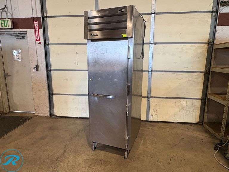 True STA1R-1S-HC Single-Door Reach-In Refrigerator with Casters