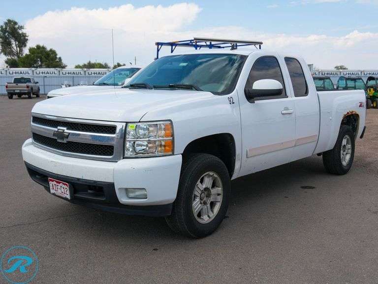 2008 Chevrolet Silverado 1500 4WD Super Cab Pickup