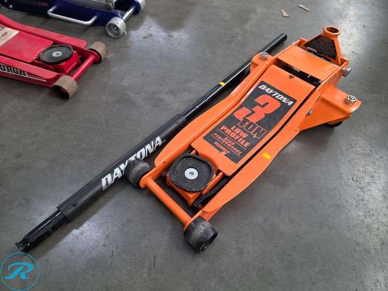 Daytona DS300LP 3 Ton Low Profile Hydraulic Floor Jack