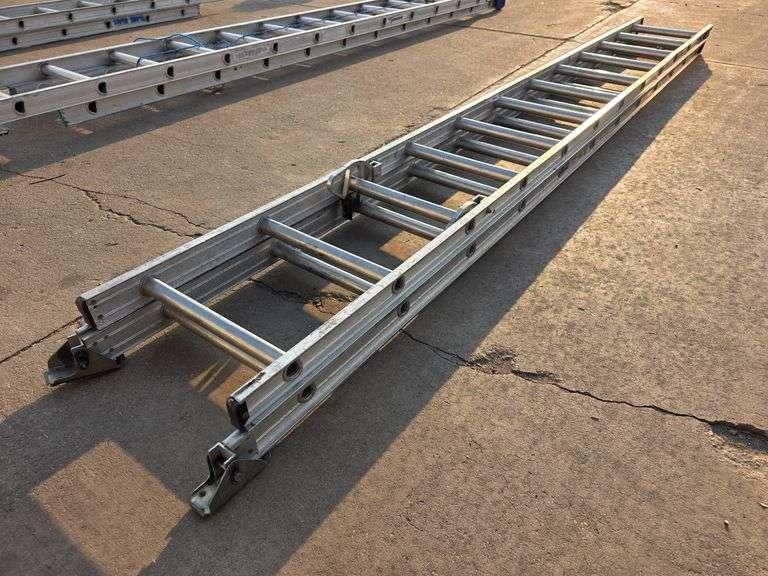 Aluminum Extension Ladder, 24 Ft