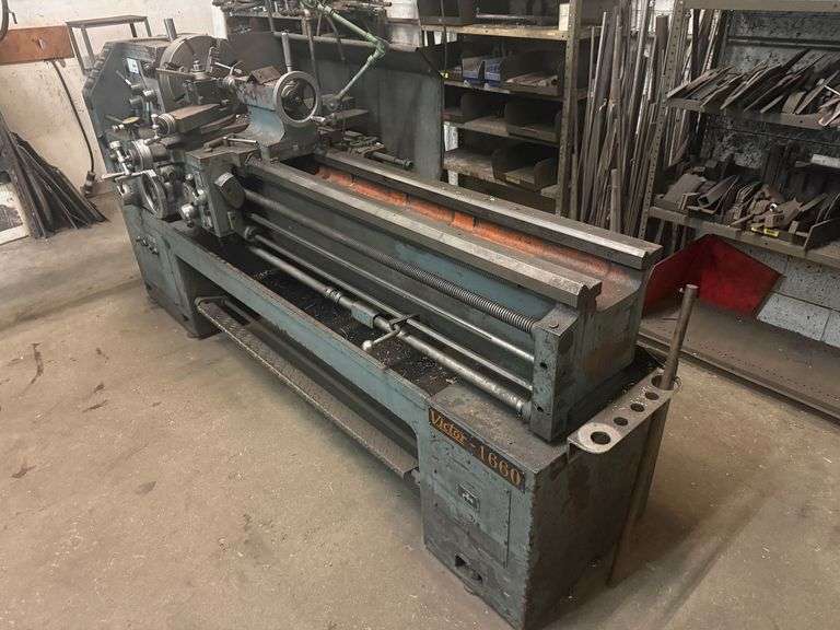 Victor 1660 Engine Lathe, Model 1660, 12" 4- Jaw Chuck, Tool Changer, Steady Rest
