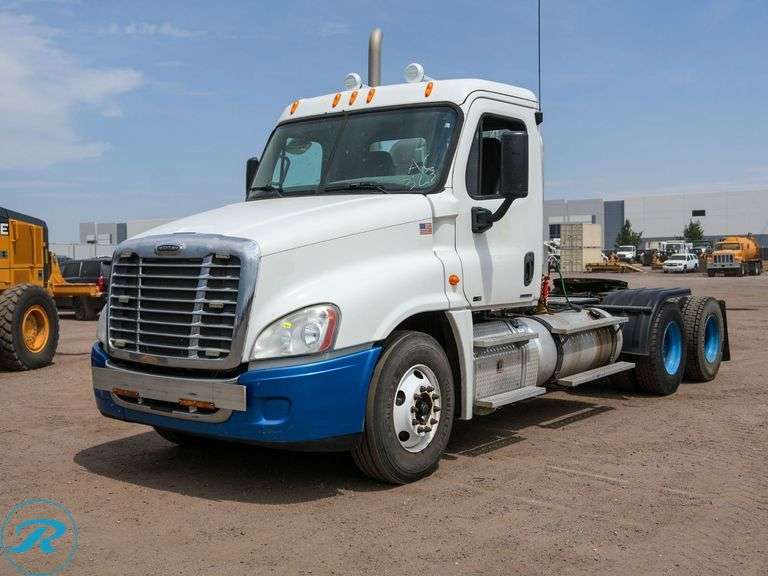 2012 Freightliner Cascadia T/A Truck Tractor
