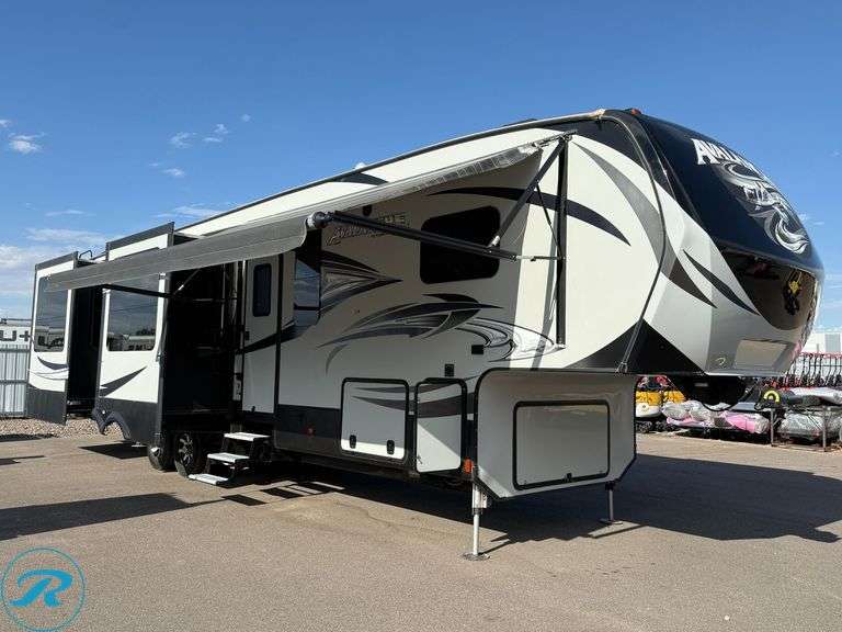 2016 Keystone Avalanche 370 RD T/A Fifth Wheel Camper