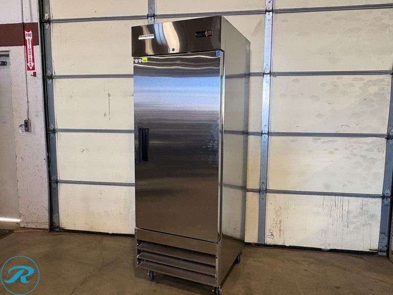 New Valyr VALFZ-1D Single Door Stainless Steel Reach-in Freezer with Casters (Includes 2-Year Parts and Labor, 5 Year Compressor Warranty)