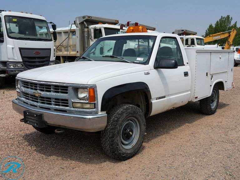 1998  Chevrolet  2500  Cheyenne  4WD  Utility Truck