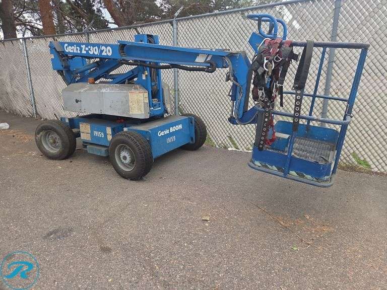 1998 Genie Z-30/20 Articulating Boom Lift