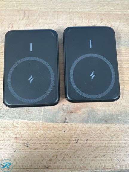 Anker MagGo Magnetic Power Banks with Kickstands, 2-pack - Used/Tape Marks