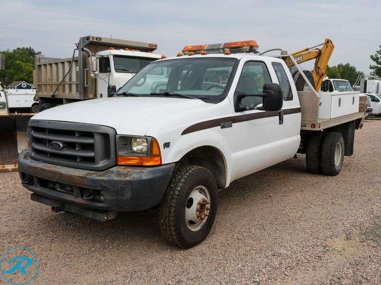 2000  Ford  F350   XL   4WD Super Cab  Flatbed Truck