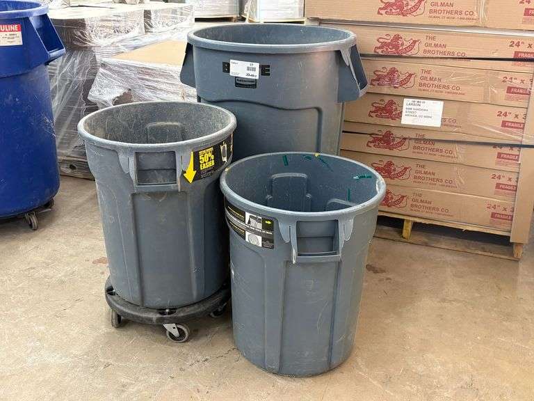 (3) Rubbermaid BRUTE Commercial Trash Cans