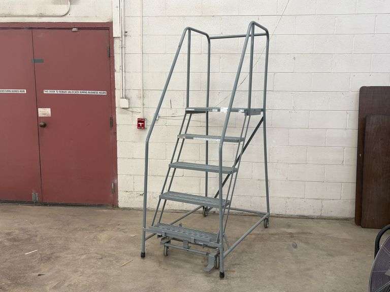 Uline T0217 Rolling Safety Ladder, 5-Step, 450 Lb Max Load