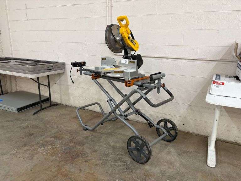 Dewalt DW716 12" Double Bevel Compound Miter Saw With Ridgid MS-UV AC9946 Stand, 120V