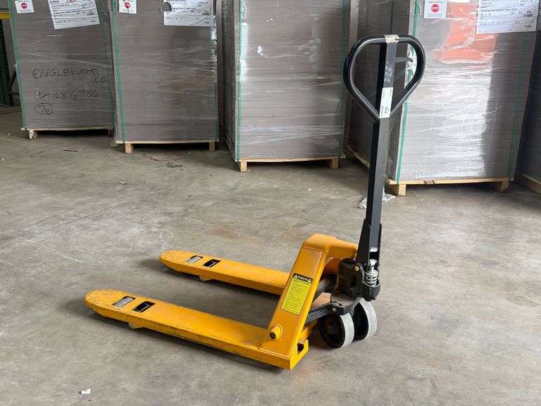 Uline H-1484 Short Fork Pallet Truck, 5500 lb Capacity, 32 Inch Fork Length