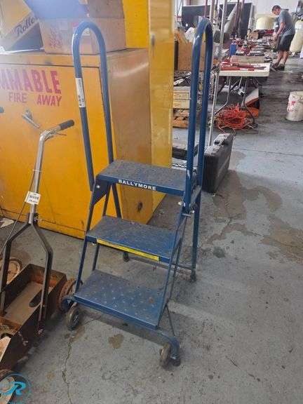 Ballymore Rolling Ladder Three-Step Steel with Handrails
