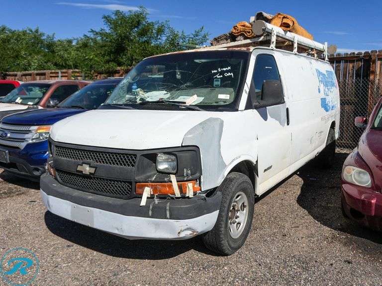 2005  Chevrolet  Express 3500   RWD