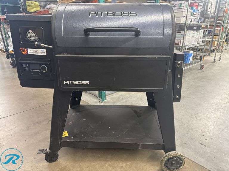 Pit Boss Navigator Pellet Grill, 932 Sq in Cooking Area, Wi-Fi, Bluetooth - Used