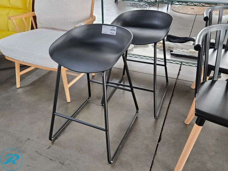 (2) Counter Stools With Metal Base