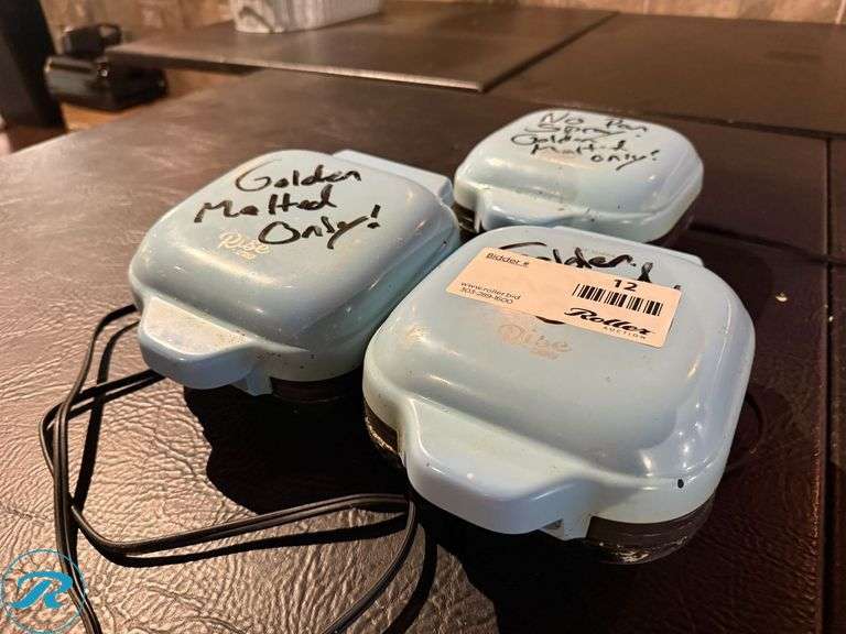 (3) Rise REWM7100GBSK06 7" Waffle Makers