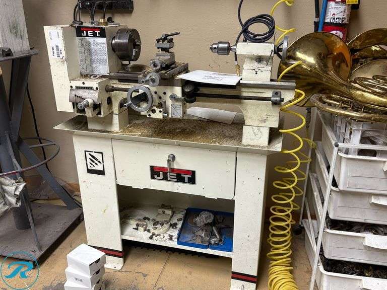 Jet BD-920N Belt Drive Bench Lathe With Stand And Accessories