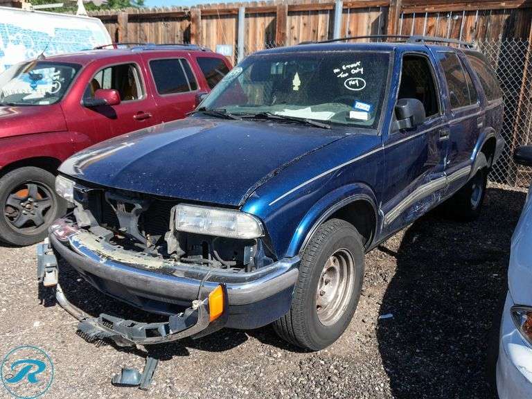 2001  Chevrolet  Blazer Trailblazer  RWD
