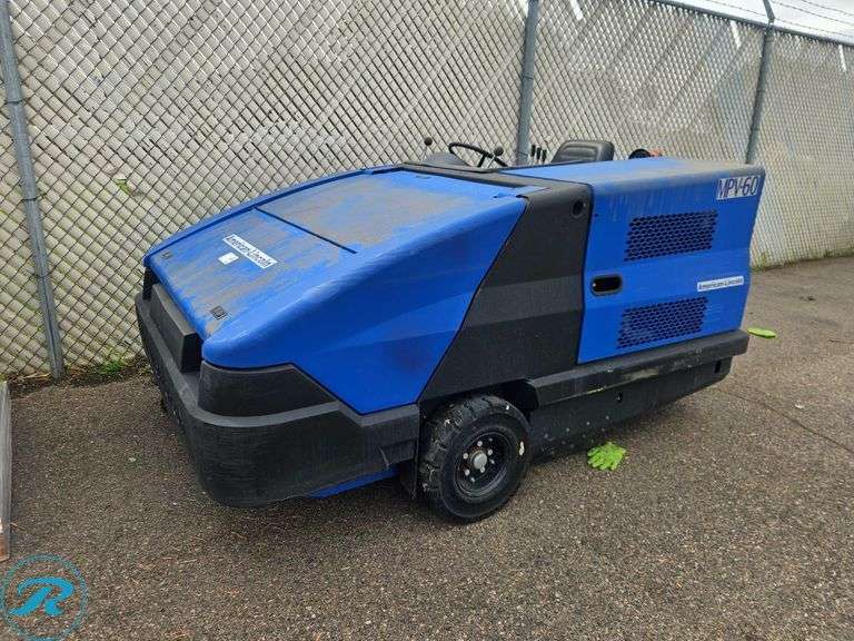 American Lincoln MPV-60 Ride On Sweeper