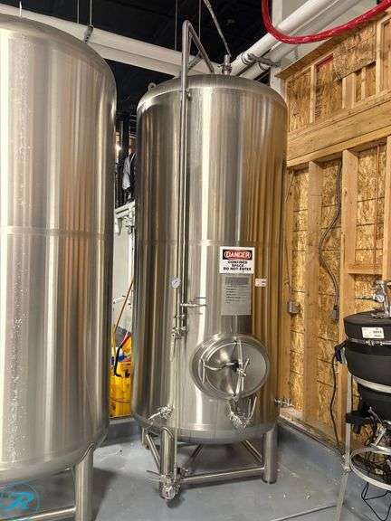 20-BBL Stainless Steel Brite/Serving Tank, Single Walled, Dish Bottom