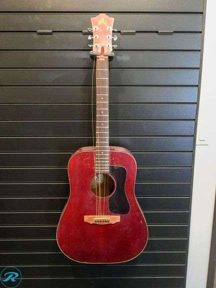 Guild D25E Acoustic Guitar With Case