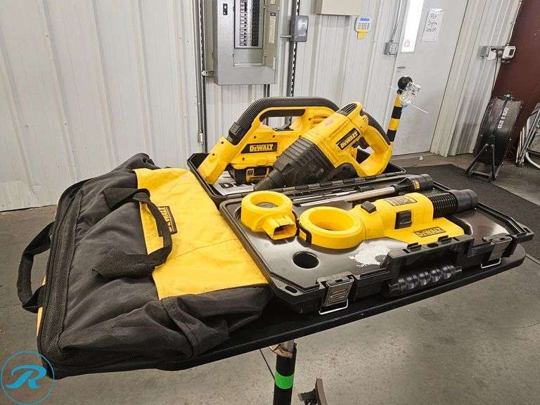 DeWalt DWH050 Dust Extraction System, DW005 Rotary Hammer and DC515 Cordless Wet/Dry Vac