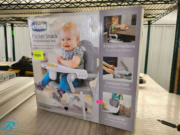 Chicco Pocket Snack Portable Booster Seat, Height Adjustable, Compact Fold